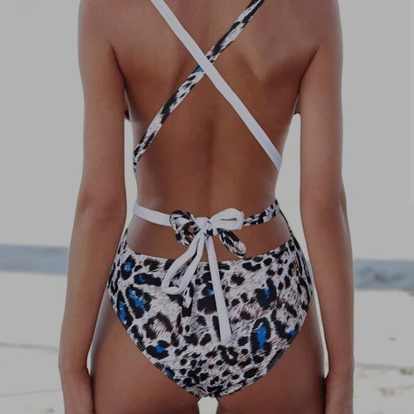 🔥3/$42 w FREE SHIPPING🔥 NWOT Leopard print /half black Swimsuit - Picture 4 of 5